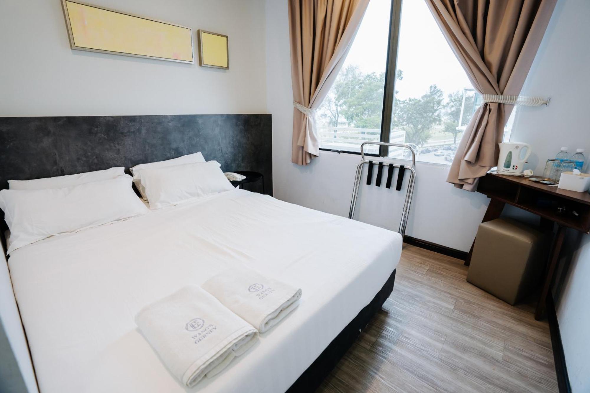 Wangs Hotel Gurney Drive George Town Eksteriør billede
